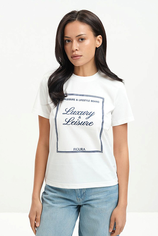 Футболка Luxury and Leisure