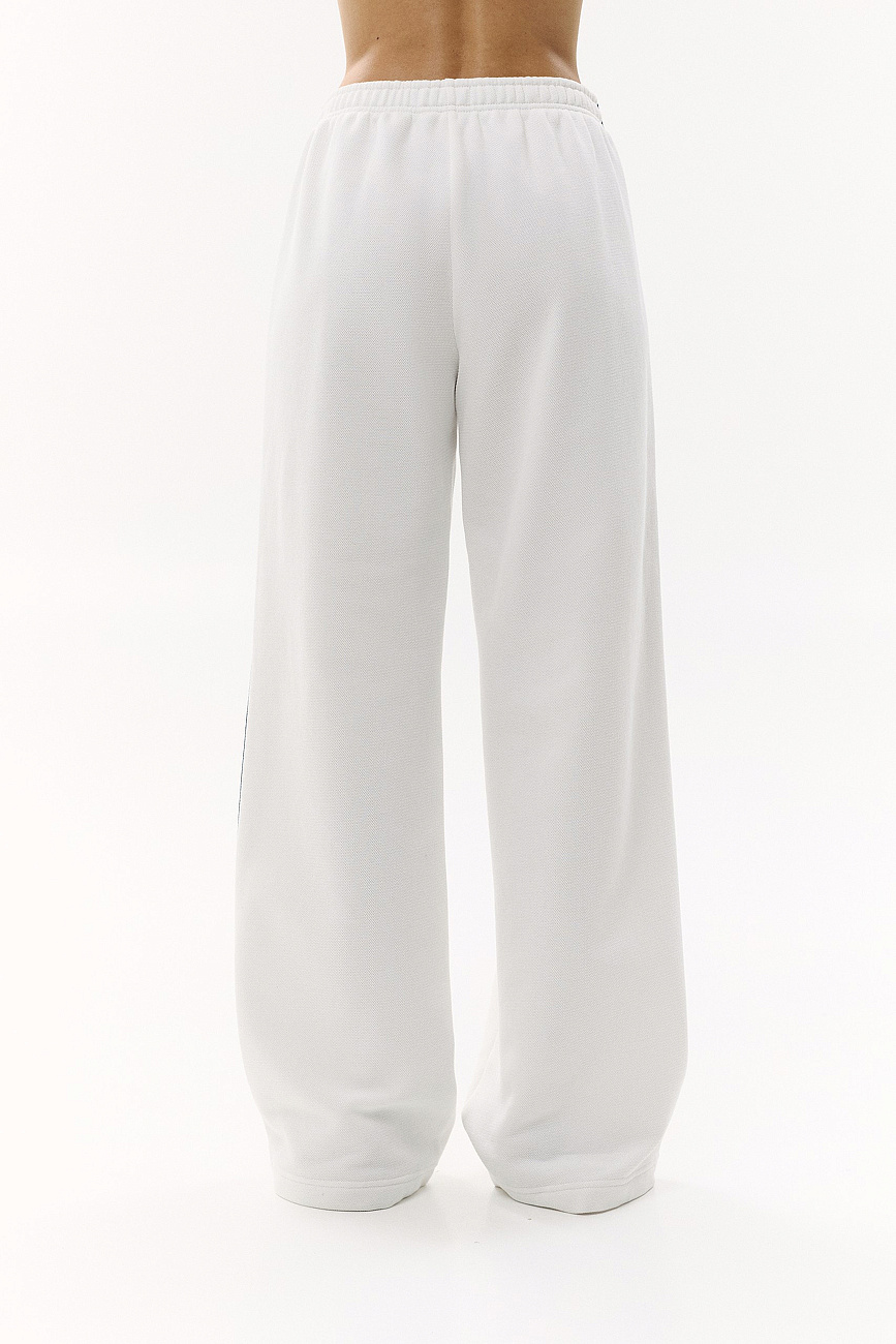 Брюки с&nbsp;кантами