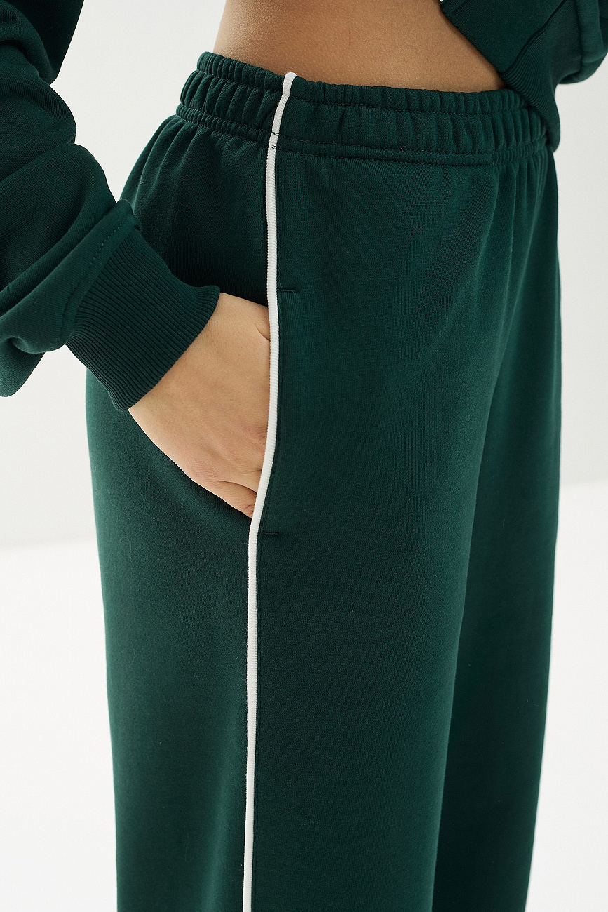 Брюки с&nbsp;кантом