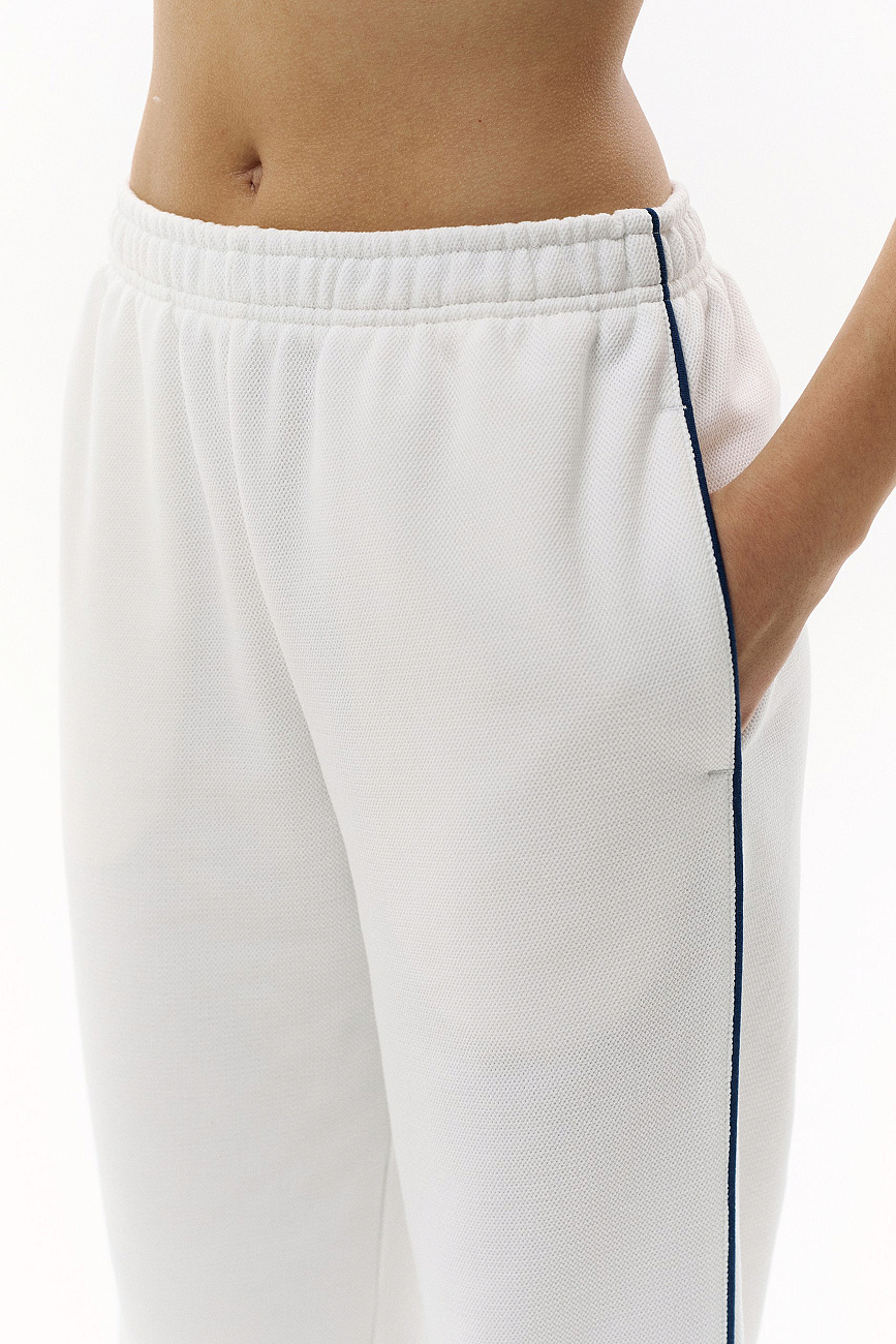 Брюки с&nbsp;кантами