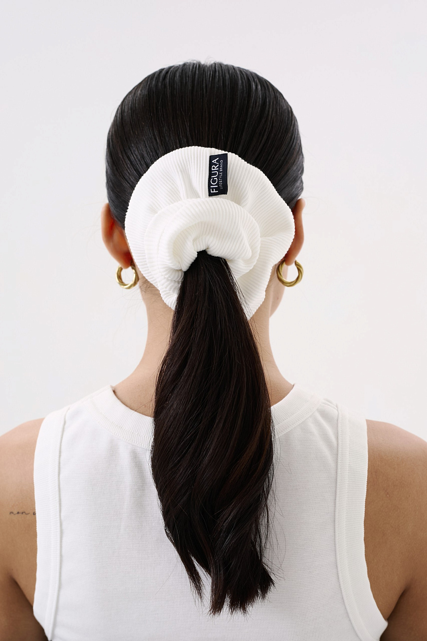 Make-up bag W / White hair accessories