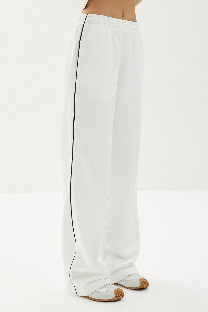 Брюки с&nbsp;кантом