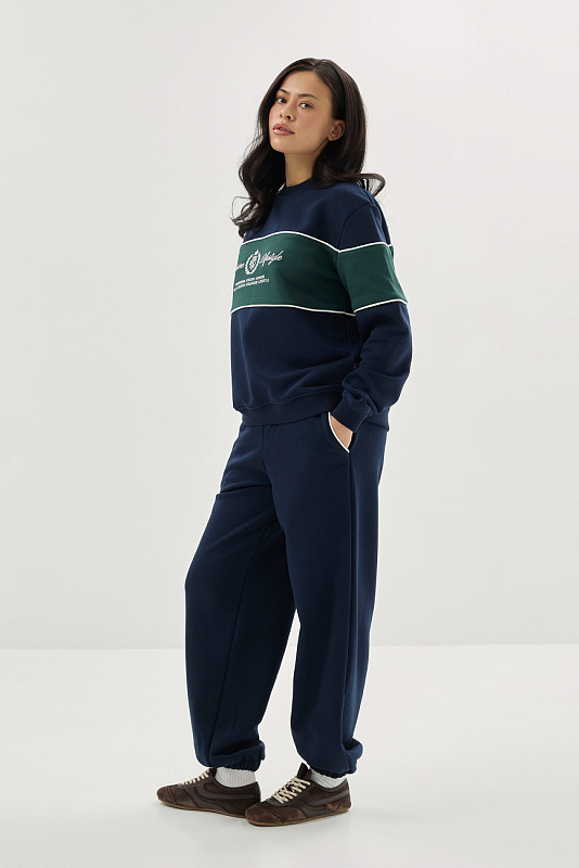 Костюм "Athleisure&Lifestyle" с&nbsp;контрастным кантом