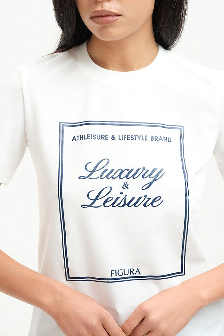 Футболка Luxury and Leisure