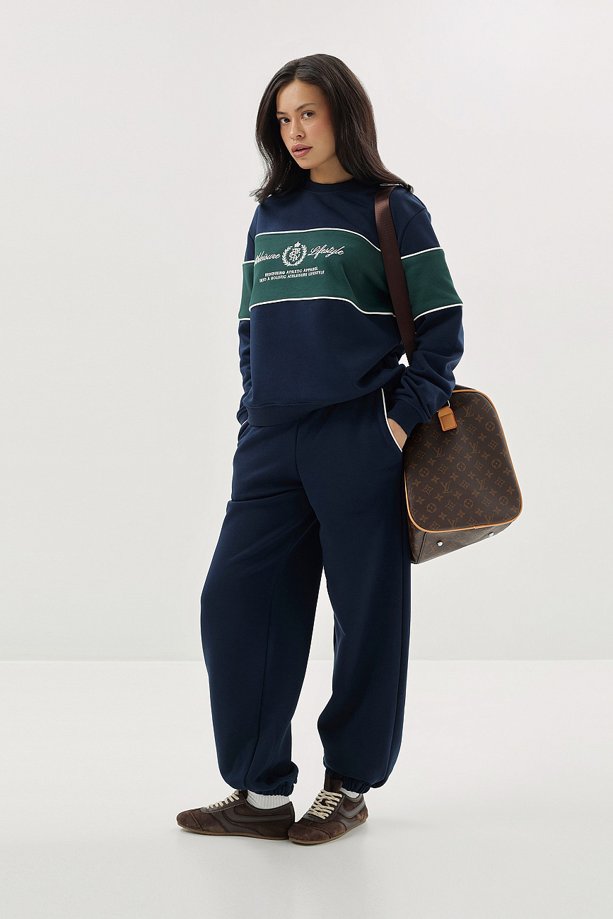Костюм "Athleisure&Lifestyle" с&nbsp;контрастным кантом
